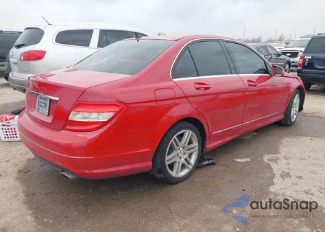 2011 Mercedes-Benz C 300 Luxury/Sport из США, поврежденный, VIN WDDGF5EB0BA451159